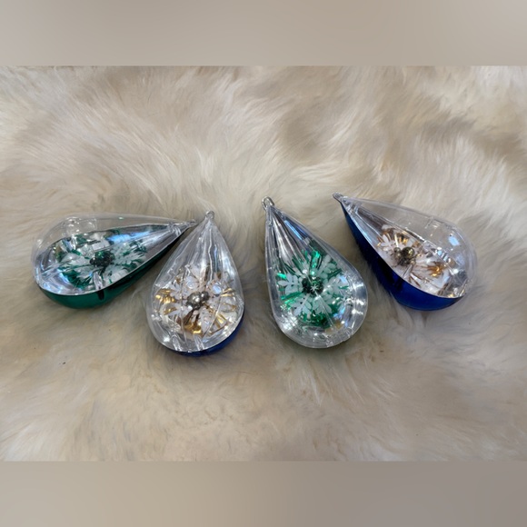 Set of 4 Vintage 60s JEWELBRITE Diorama snowflake Teardrop Christmas Ornaments - Picture 2 of 6